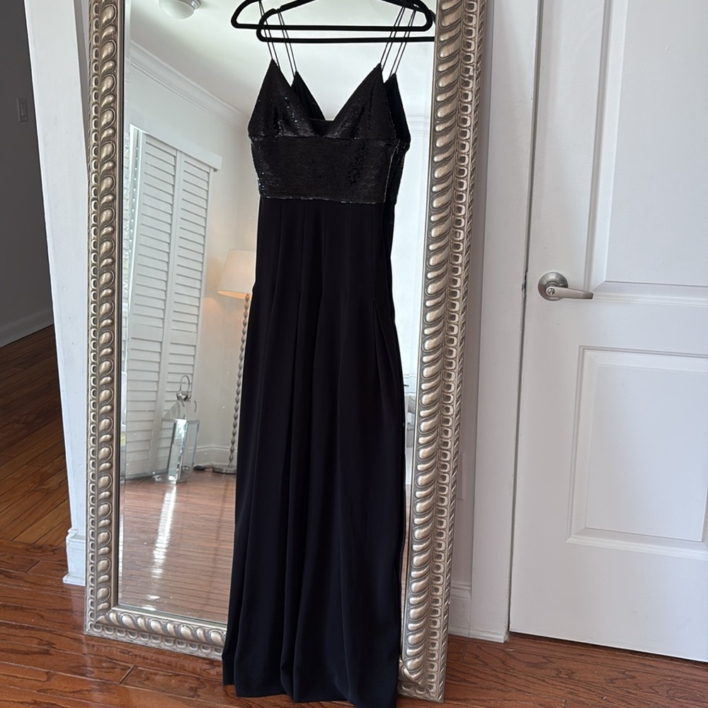 NEW Stunning Gown✨ A beyond chic evening must-have✨